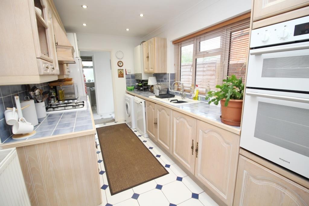 Grovelands Road, Reading